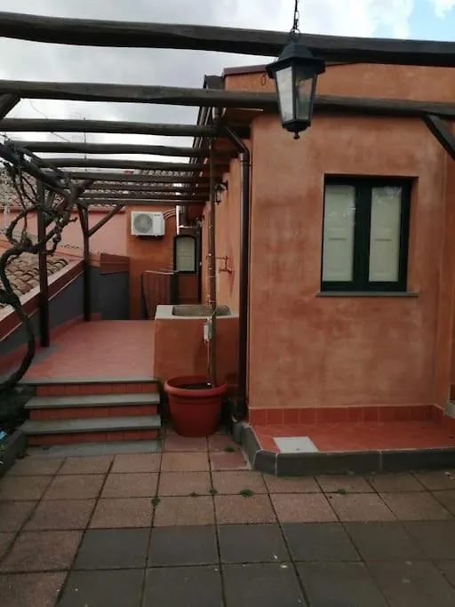 Da Maria Villa Sant'Alfio 0*,